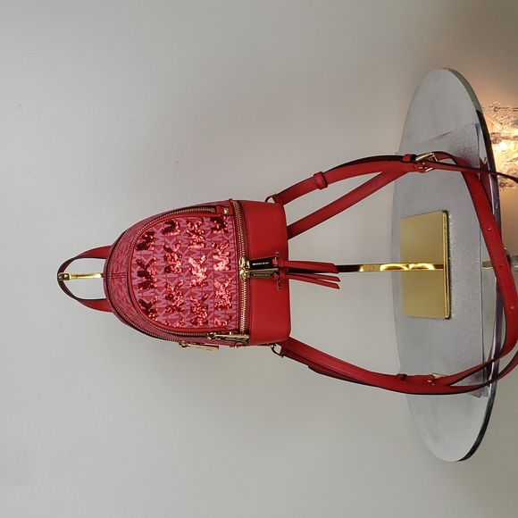 🎉2xHP🎉Michael Kors ♥️NWT♥️ Rhea Zip XS Backpack in Fire Engine Red!♥️♥️♥️ - Picture 3 of 16